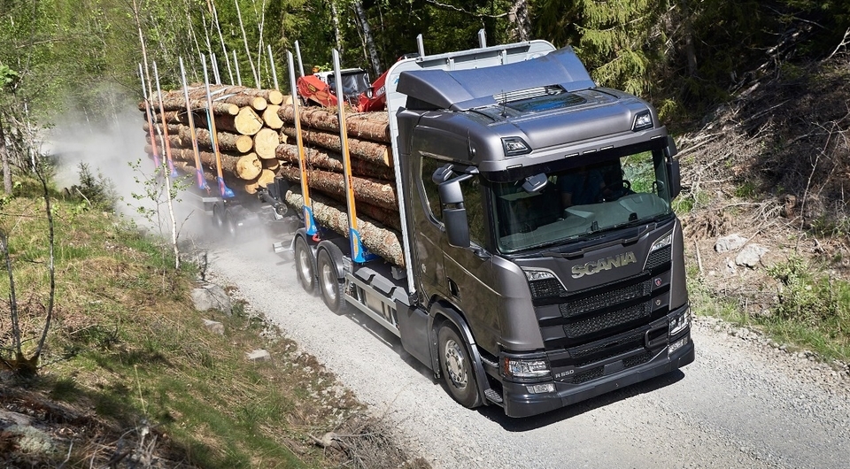 Scania с капотом